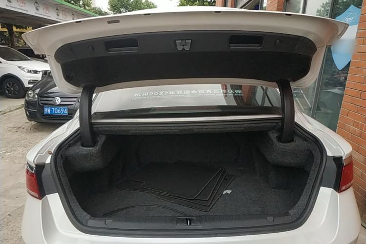 Used Geely Auto Emgrand GT 2020 Revised 1.8T Navigation Edition Trunk