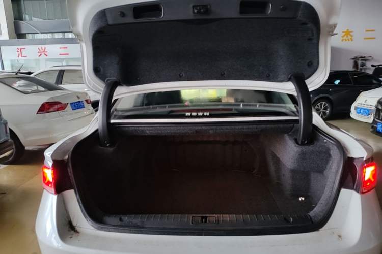 Used Geely Auto Emgrand GT 2020 Revised 1.8T Navigation Edition Trunk