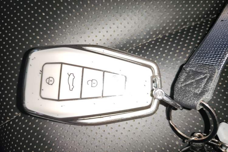 Used Geely Auto Emgrand GT 2020 Revised 1.8T Navigation Edition Vehicle Key
