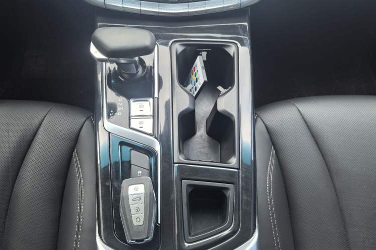 Used Geely Auto Emgrand GT 2021 1.8T Flagship Edition Interior 4