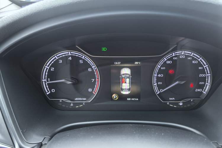 Used Geely Auto Emgrand GT 2021 1.8T Flagship Edition Odometer Close Up