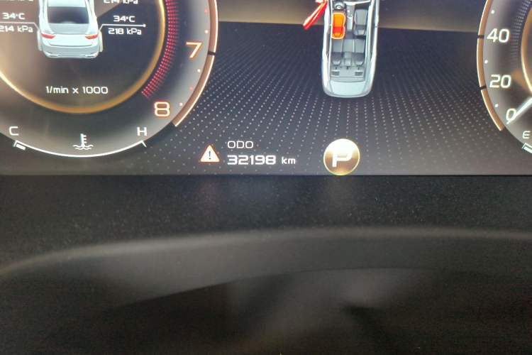 Used Geely Auto Emgrand GT 2021 1.8T Flagship Edition+ Odometer Close Up