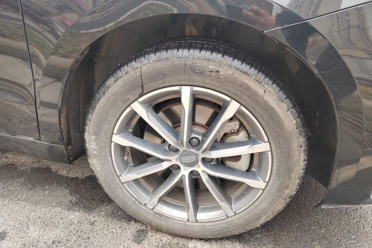 Used Geely Auto Emgrand GT 2021 1.8T Flagship Edition+ Right Front Wheel Hub