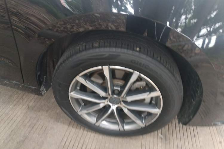 Used Geely Auto Emgrand GT 2021 1.8T Flagship Edition+ Right Front Wheel Hub