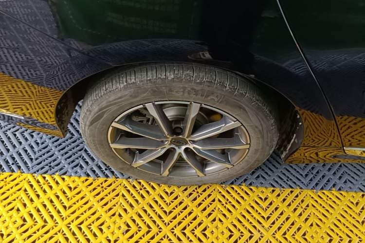 Used Geely Auto Emgrand GT 2021 1.8T Flagship Edition+ Right Rear Wheel Hub