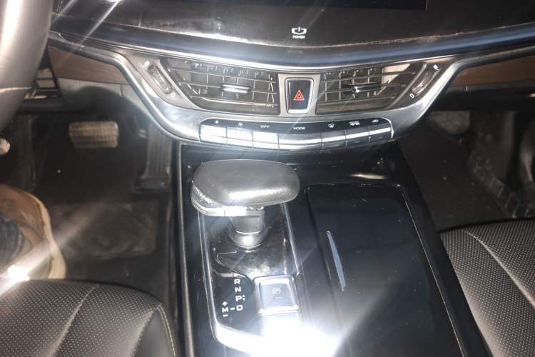 Used Geely Auto Emgrand GT 2021 1.8T Flagship Edition+ Audio And AC Panel