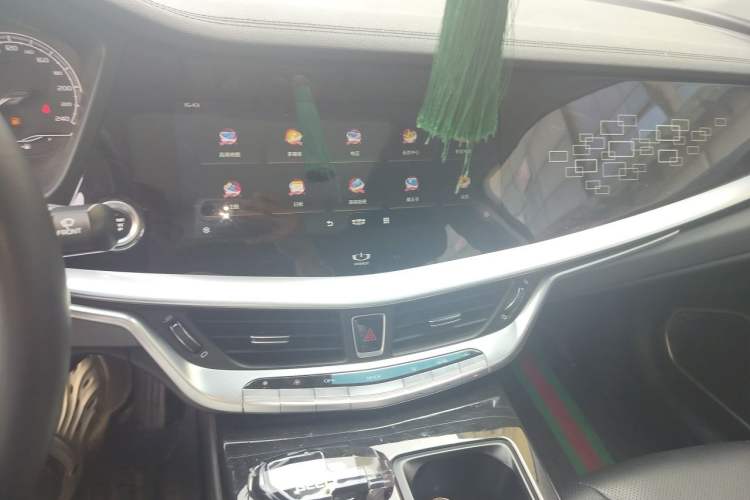 Used Geely Auto Emgrand GT 2021 1.8T Flagship Edition Audio And AC Panel