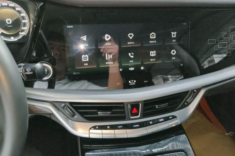 Used Geely Auto Emgrand GT 2021 1.8T Flagship Edition+ Audio And AC Panel
