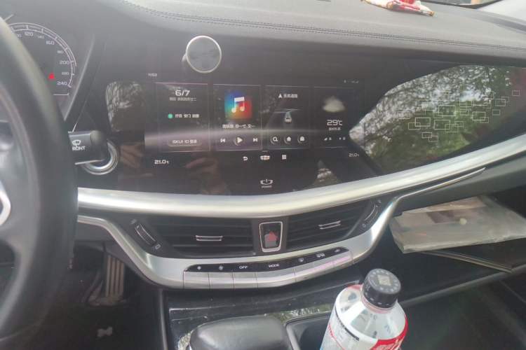 Used Geely Auto Emgrand GT 2021 1.8T Flagship Edition Audio And AC Panel