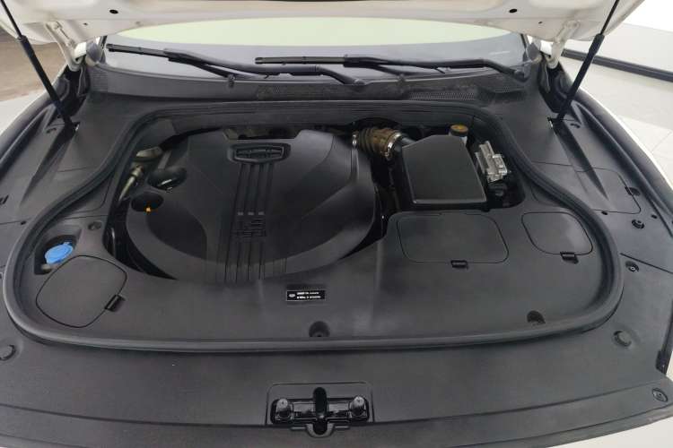 Used Geely Auto Emgrand GT 2021 1.8T Flagship Edition+ Engine Bay