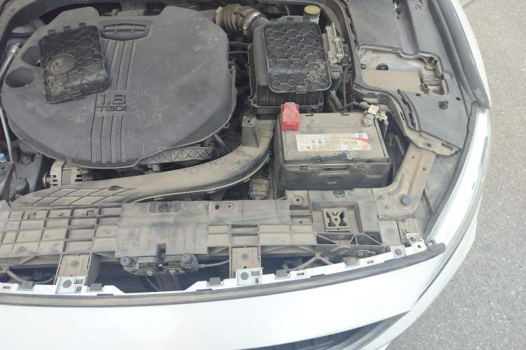 Used Geely Auto Emgrand GT 2021 1.8T Flagship Edition Engine Bay Left