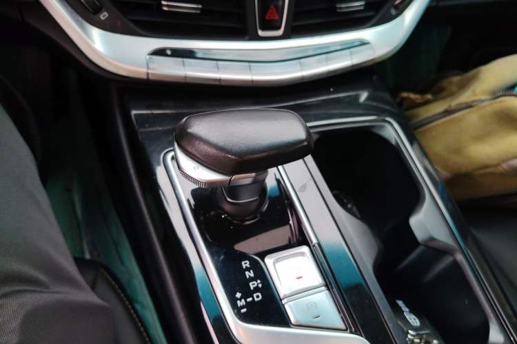 Used Geely Auto Emgrand GT 2021 1.8T Flagship Edition Gear Lever
