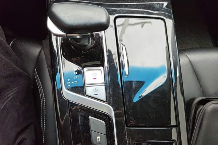 Used Geely Auto Emgrand GT 2021 1.8T Flagship Edition+ Gear Lever