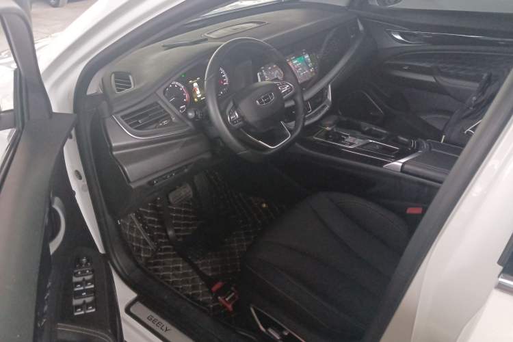 Used Geely Auto Emgrand GT 2021 1.8T Flagship Edition Interior 3