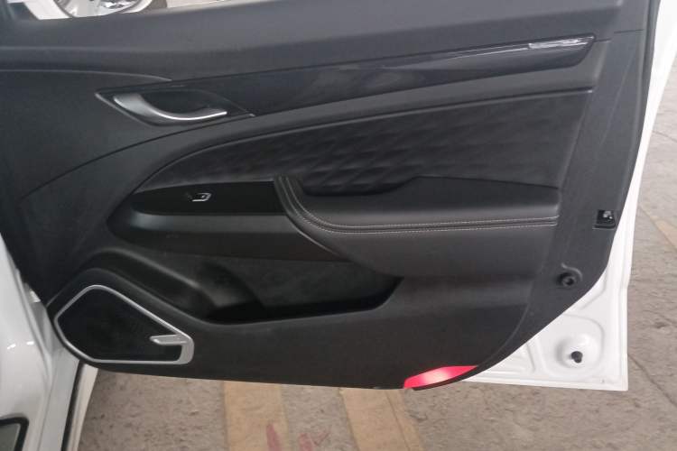Used Geely Auto Emgrand GT 2021 1.8T Flagship Edition Interior 5