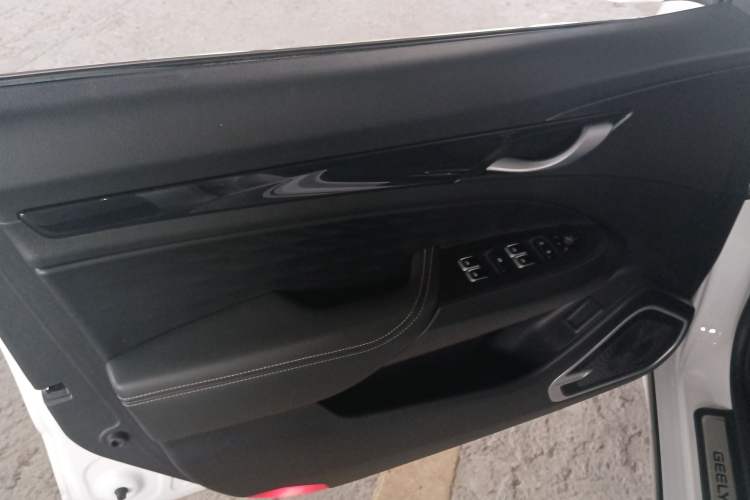 Used Geely Auto Emgrand GT 2021 1.8T Flagship Edition Interior 7
