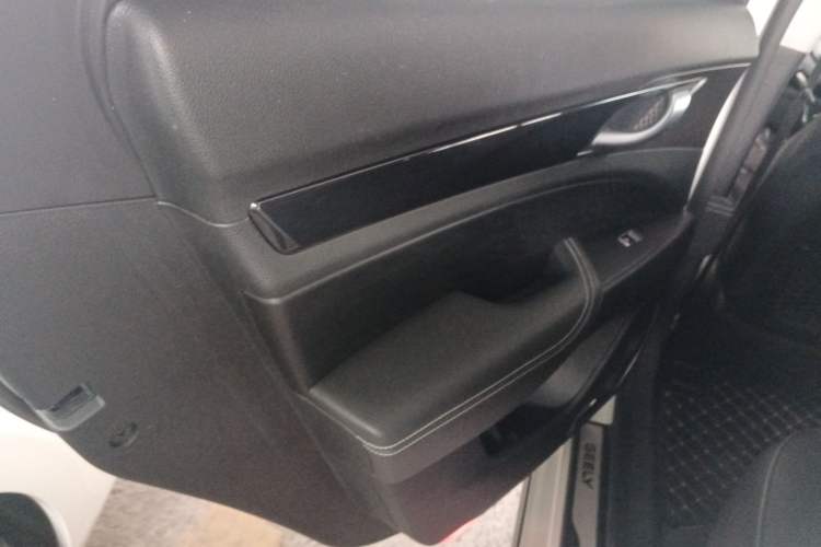 Used Geely Auto Emgrand GT 2021 1.8T Flagship Edition Interior 8
