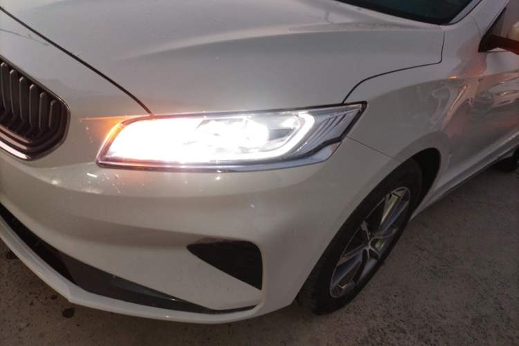 Used Geely Auto Emgrand GT 2021 1.8T Flagship Edition+ Left Front Headlight