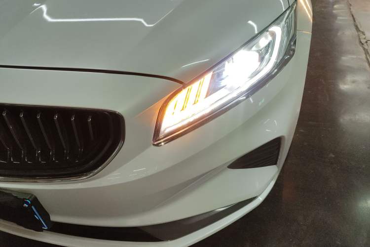 Used Geely Auto Emgrand GT 2021 1.8T Flagship Edition+ Left Front Headlight