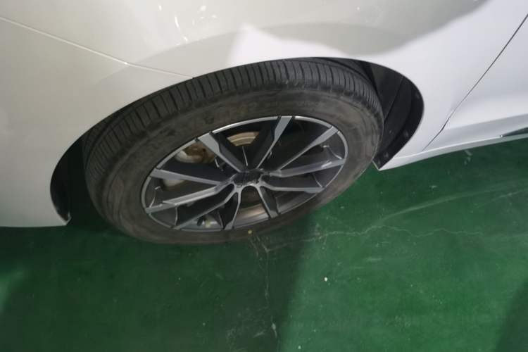 Used Geely Auto Emgrand GT 2021 1.8T Flagship Edition+ Left Front Wheel Hub