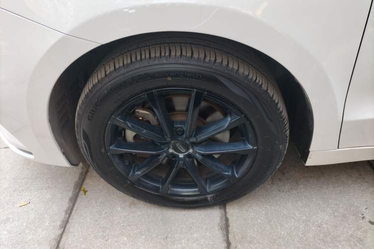 Used Geely Auto Emgrand GT 2021 1.8T Flagship Edition+ Left Front Wheel Hub