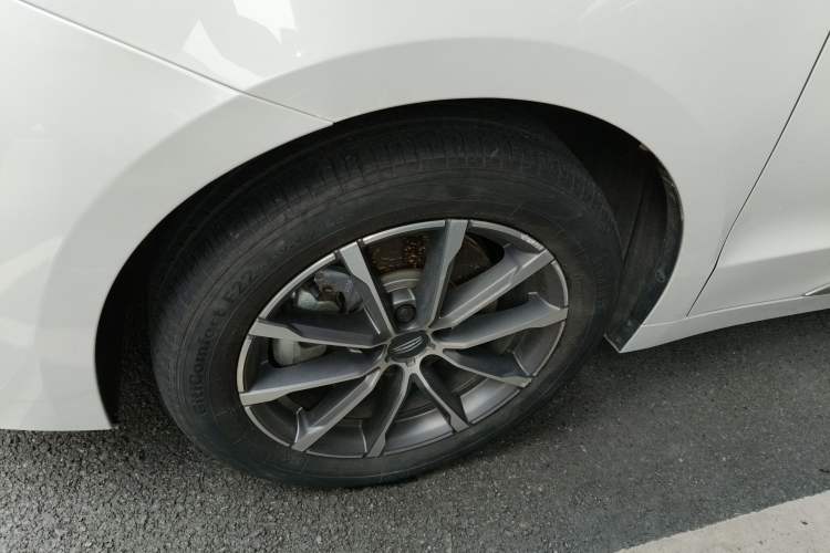 Used Geely Auto Emgrand GT 2021 1.8T Flagship Edition+ Left Front Wheel Hub