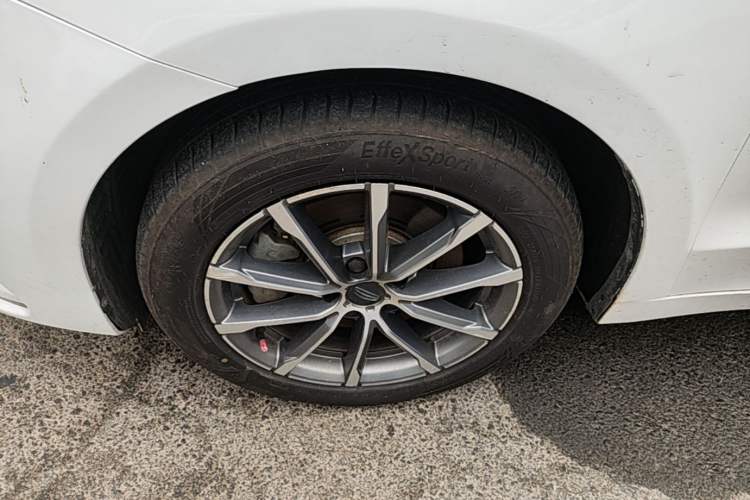 Used Geely Auto Emgrand GT 2021 1.8T Flagship Edition Left Front Wheel Hub