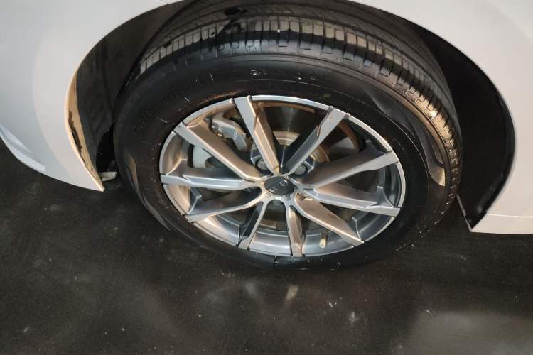 Used Geely Auto Emgrand GT 2021 1.8T Flagship Edition+ Left Front Wheel Hub
