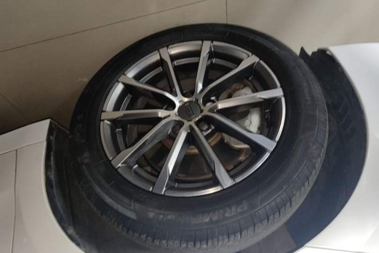 Used Geely Auto Emgrand GT 2021 1.8T Flagship Edition Left Front Wheel Hub