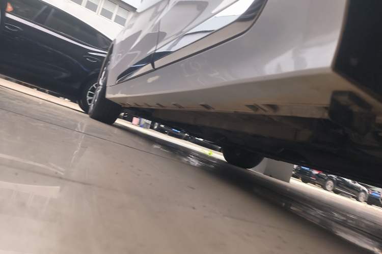 Used Geely Auto Emgrand GT 2021 1.8T Flagship Edition Left Side Sill