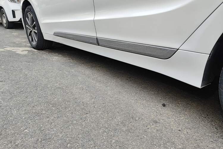Used Geely Auto Emgrand GT 2021 1.8T Flagship Edition Left Side Sill