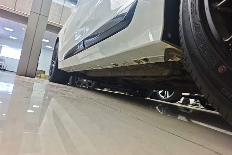Used Geely Auto Emgrand GT 2021 1.8T National Style Edition Left Side Sill