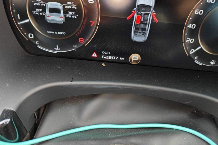 Used Geely Auto Emgrand GT 2021 1.8T Flagship Edition+ Odometer Close Up