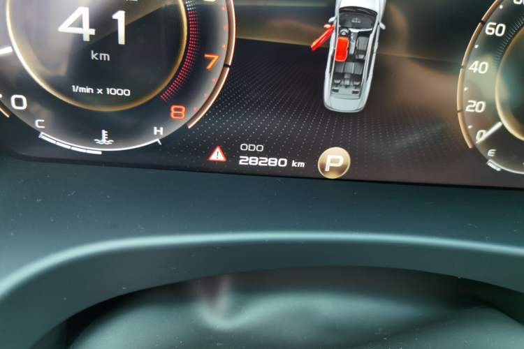 Used Geely Auto Emgrand GT 2021 1.8T Flagship Edition+ Odometer Close Up