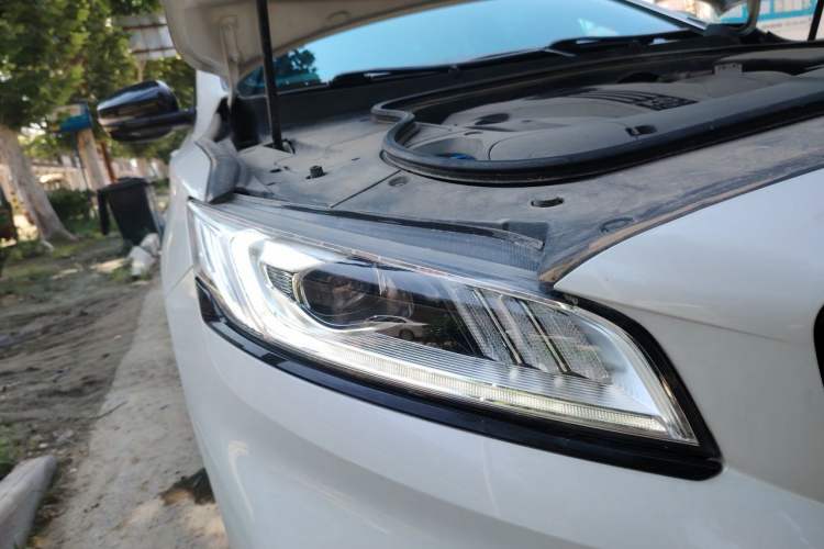 Used Geely Auto Emgrand GT 2021 1.8T National Style Edition Right Front Headlight