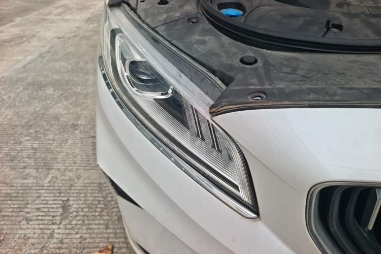 Used Geely Auto Emgrand GT 2021 1.8T Flagship Edition+ Right Front Headlight