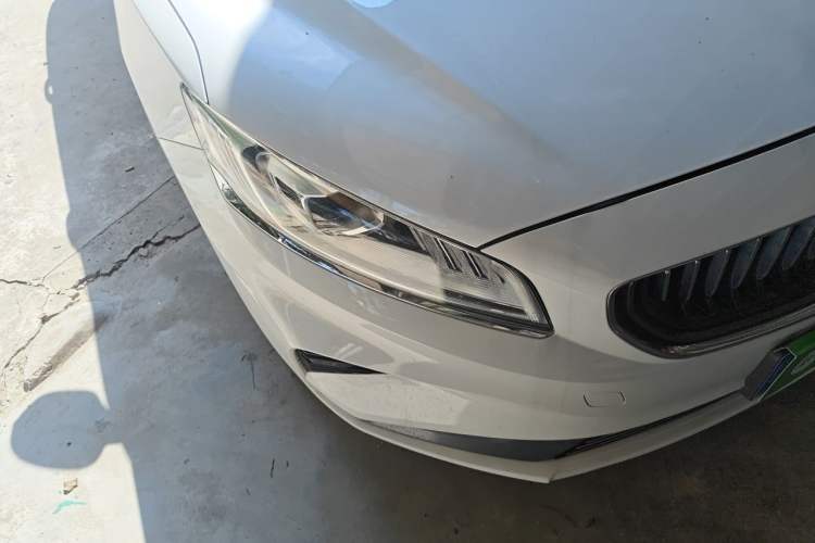 Used Geely Auto Emgrand GT 2021 1.8T Flagship Edition Right Front Headlight