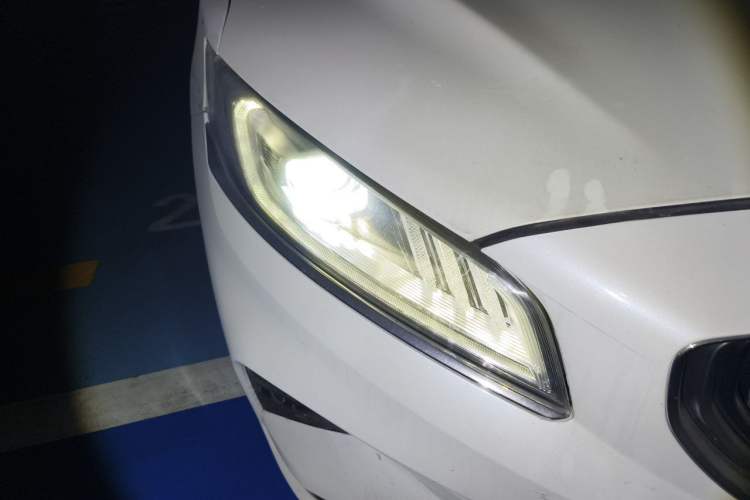 Used Geely Auto Emgrand GT 2021 1.8T Flagship Edition+ Right Front Headlight