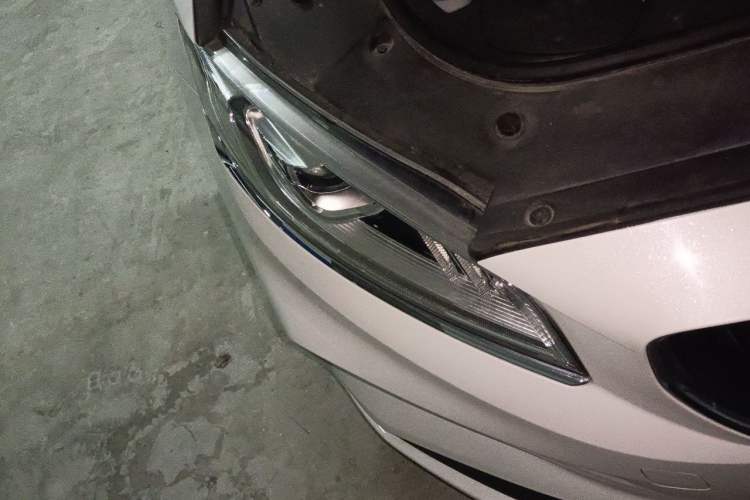 Used Geely Auto Emgrand GT 2021 1.8T Flagship Edition+ Right Front Headlight