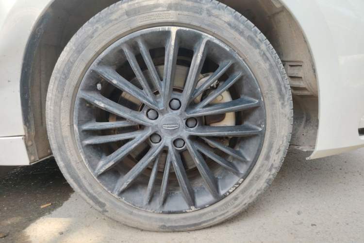 Used Geely Auto Emgrand GT 2021 1.8T National Style Edition Right Front Wheel Hub