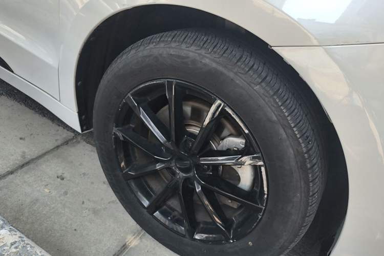 Used Geely Auto Emgrand GT 2021 1.8T Flagship Edition+ Right Front Wheel Hub