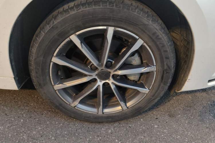 Used Geely Auto Emgrand GT 2021 1.8T Flagship Edition+ Right Front Wheel Hub