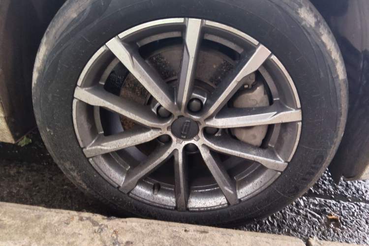 Used Geely Auto Emgrand GT 2021 1.8T Flagship Edition+ Right Front Wheel Hub