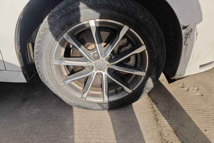 Used Geely Auto Emgrand GT 2021 1.8T Flagship Edition+ Right Front Wheel Hub