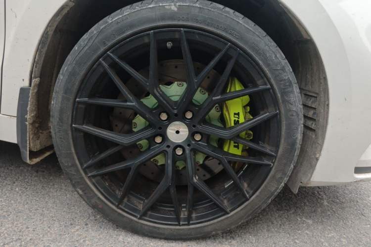 Used Geely Auto Emgrand GT 2021 1.8T Flagship Edition+ Right Front Wheel Hub