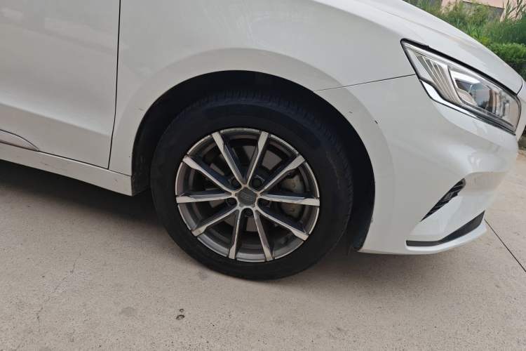 Used Geely Auto Emgrand GT 2021 1.8T Flagship Edition+ Right Front Wheel Hub