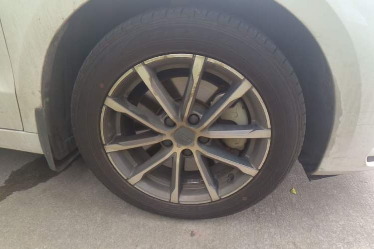 Used Geely Auto Emgrand GT 2021 1.8T Flagship Edition Right Front Wheel Hub