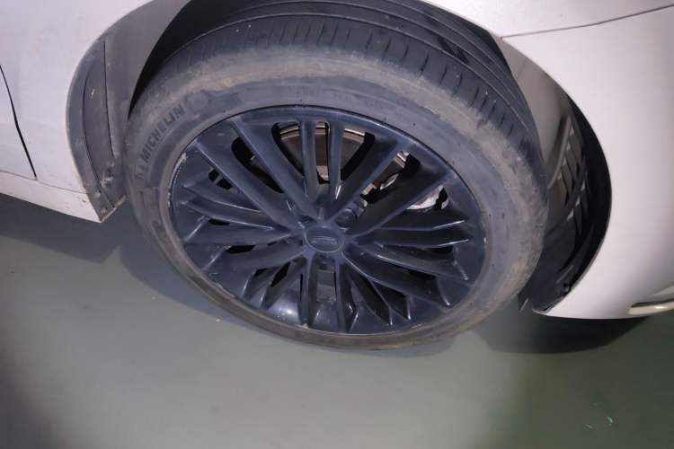 Used Geely Auto Emgrand GT 2021 1.8T National Style Edition Right Front Wheel Hub