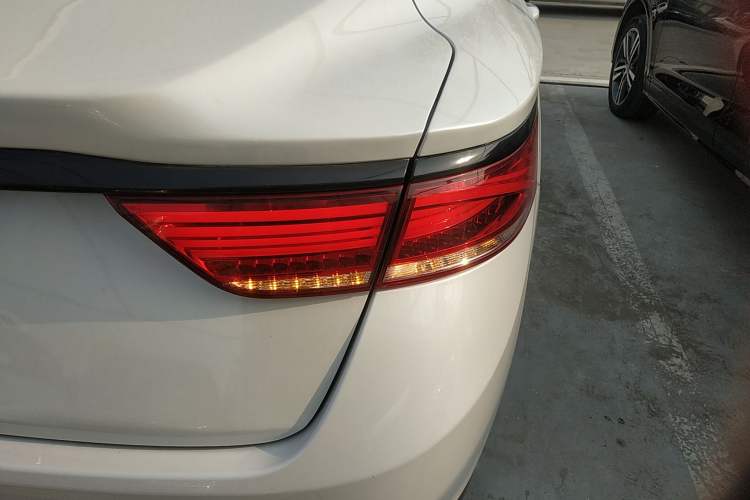 Used Geely Auto Emgrand GT 2021 1.8T Flagship Edition+ Right Rear Taillight