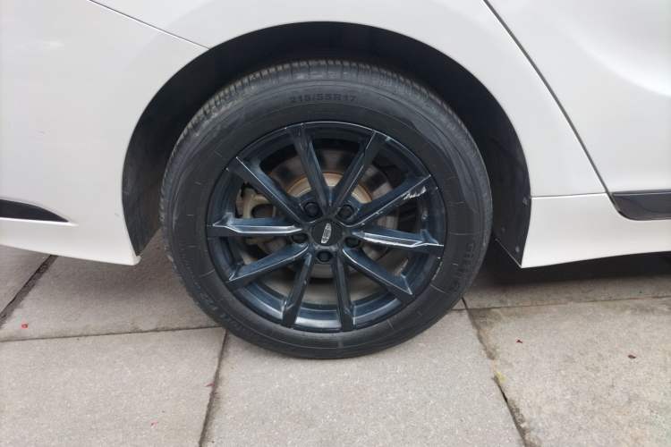 Used Geely Auto Emgrand GT 2021 1.8T Flagship Edition+ Right Rear Wheel Hub